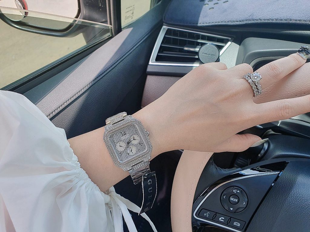 Đồng hồ Guess Integrity nữ mặt vuông đính đá GW0472L1 Like Auth 35mm