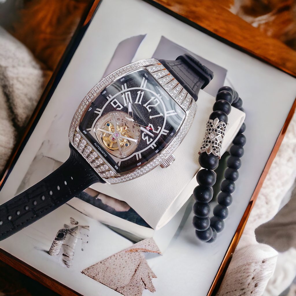 Đồng hồ Hanboro nam mặt đen viền đính đá chính hãng 43mm (1)