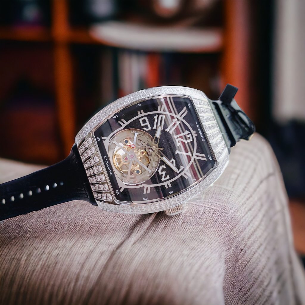 Đồng hồ Hanboro nam mặt đen viền đính đá chính hãng 43mm (1)