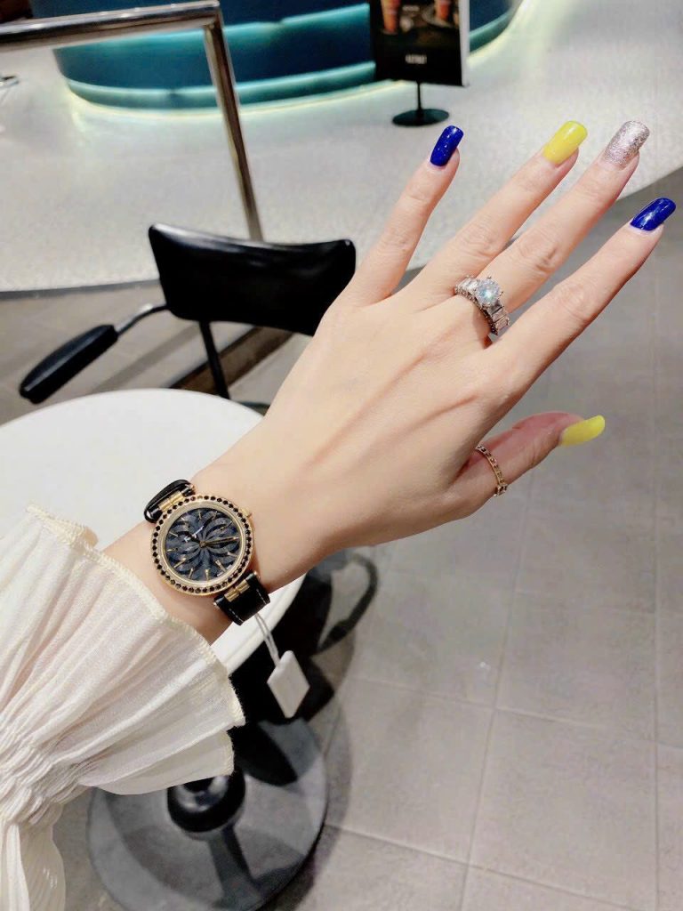 Đồng hồ Salavatore Ferragamo Intreccio nữ mặt đen đính đá Like Auth 31mm