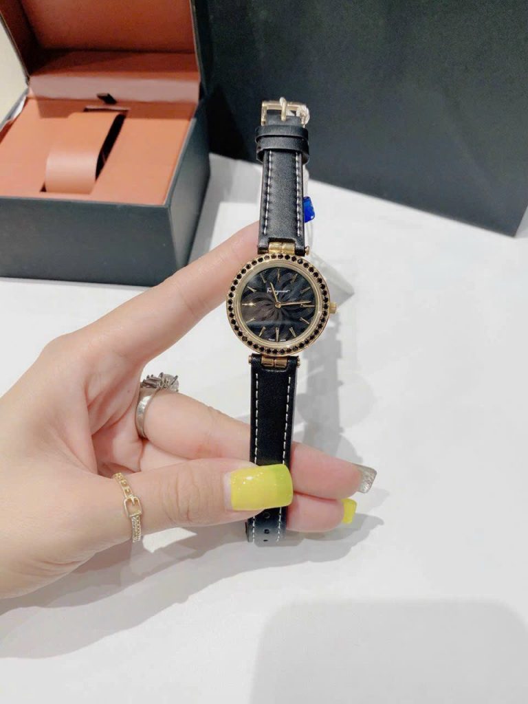 Đồng hồ Salavatore Ferragamo Intreccio nữ mặt đen đính đá Like Auth 31mm