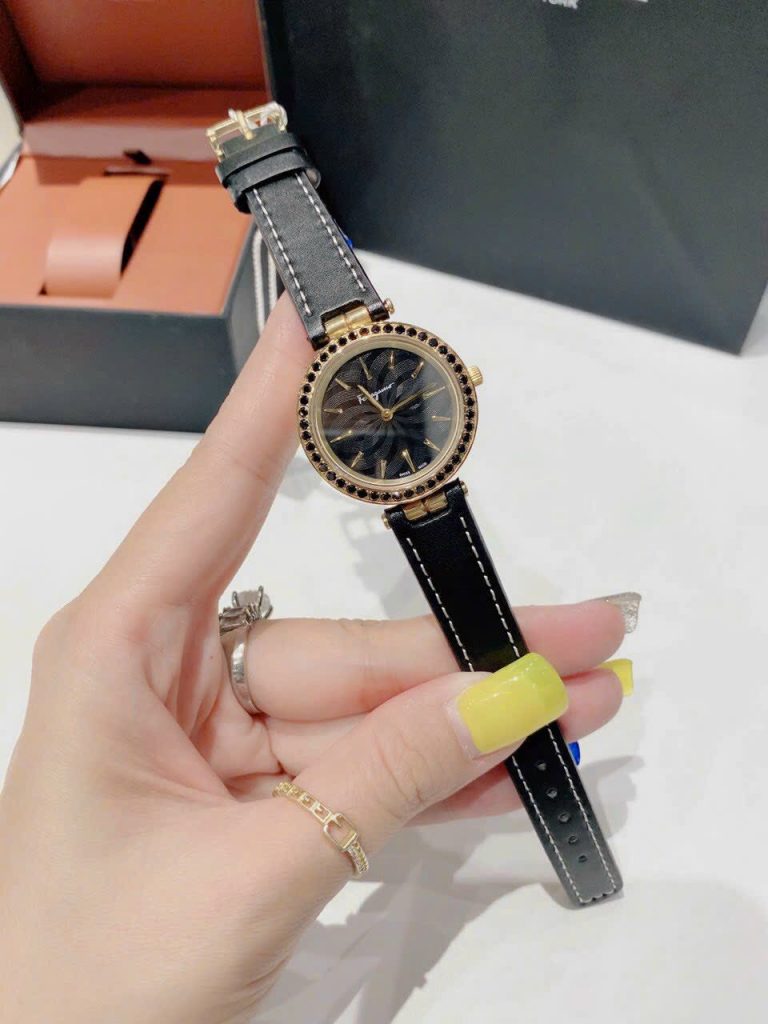 Đồng hồ Salavatore Ferragamo Intreccio nữ mặt đen đính đá Like Auth 31mm