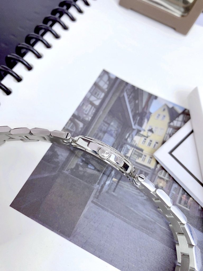 Đồng hồ Tissot Lady nữ mặt đen đính đá Like Auth 30mm