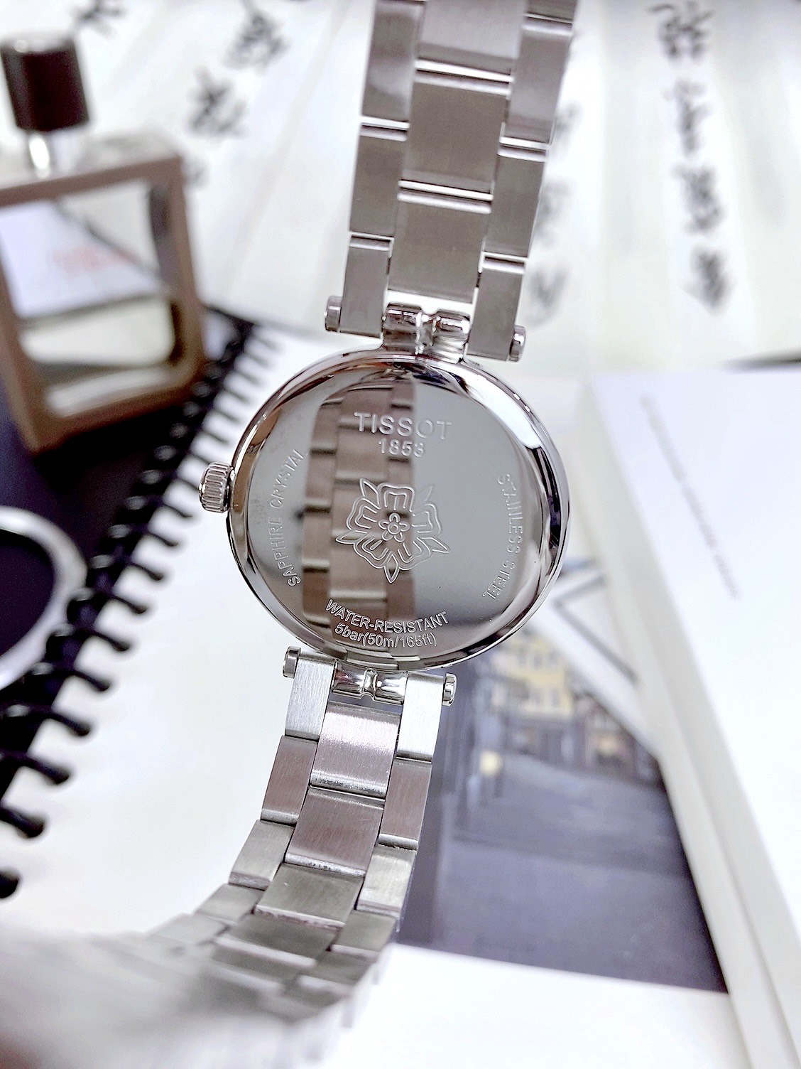 Đồng hồ Tissot Lady nữ mặt trắng dây kim loại Like Auth 30mm (2) Đồng hồ Tissot Lady nữ mặt trắng dây kim loại Like Auth 30mm