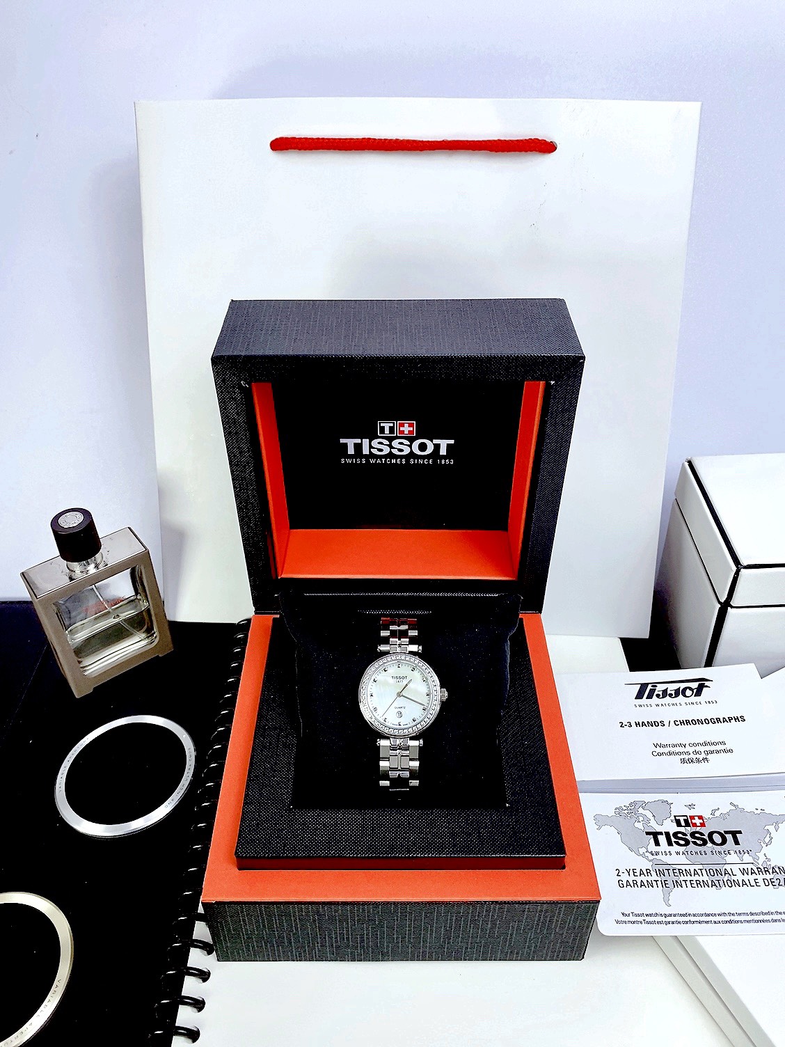 Đồng hồ Tissot Lady nữ mặt trắng dây kim loại Like Auth 30mm (5) Đồng hồ Tissot Lady nữ mặt trắng dây kim loại Like Auth 30mm