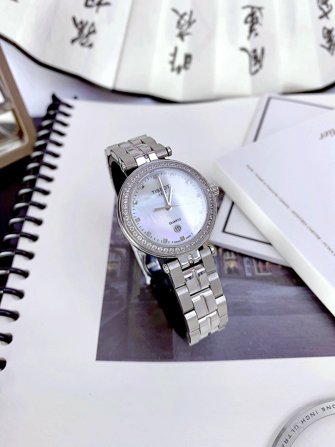 Đồng hồ Tissot Lady nữ mặt trắng dây kim loại Like Auth 30mm (6) Đồng hồ Tissot Lady nữ mặt trắng dây kim loại Like Auth 30mm