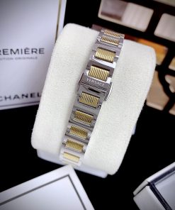 Đồng hồ Versace Petit nữ mặt trắng máy Quartz Nhật Like Auth 28mm