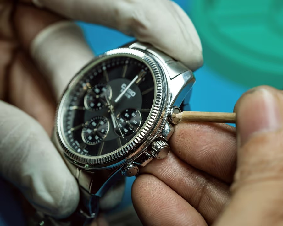 Easy Guide How to Replace Your Watch Battery at Home (1)