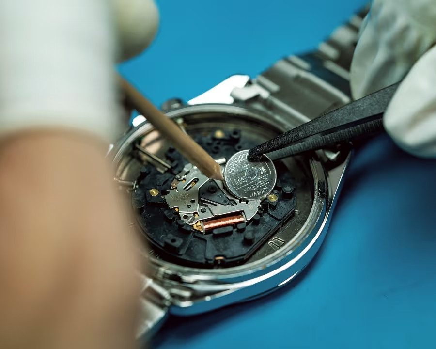 Easy Guide How to Replace Your Watch Battery at Home (2)