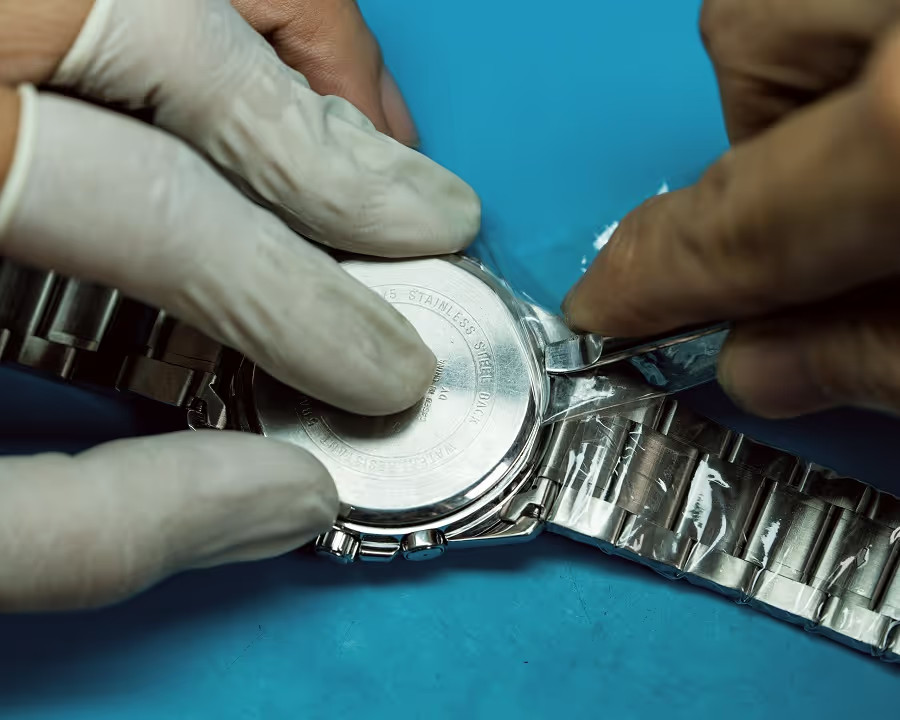 Easy Guide How to Replace Your Watch Battery at Home (3)