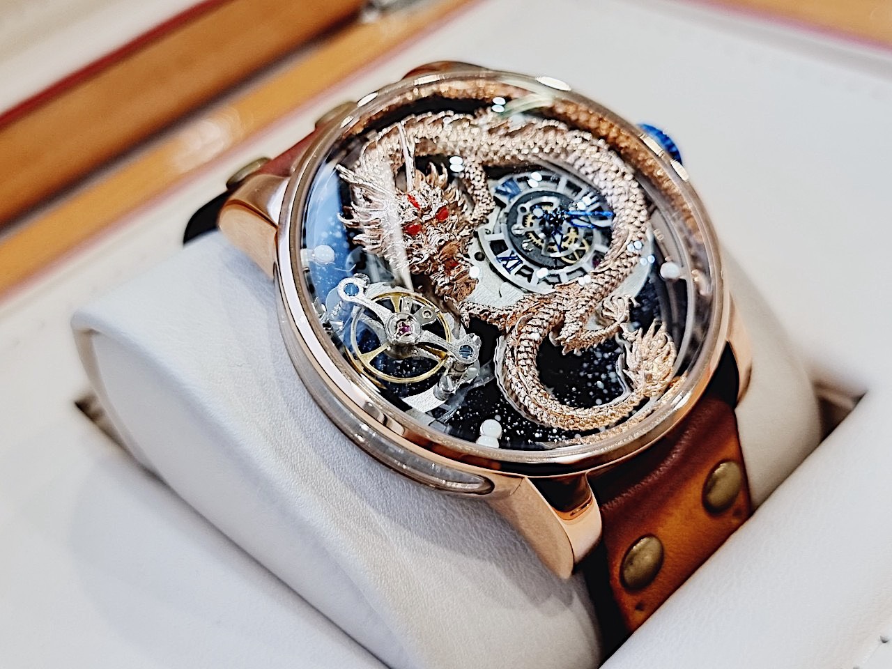 Đồng hồ nam Hanboro biểu tượng rồng châu á chính hãng 45mm (7) Đồng hồ nam Hanboro biểu tượng rồng châu á chính hãng 45mm (1)