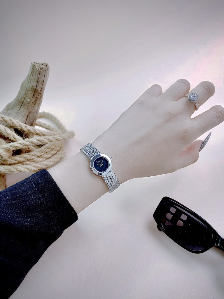 Đồng hồ Dior Satine nữ mặt đen dây kim loại Like Auth (5)