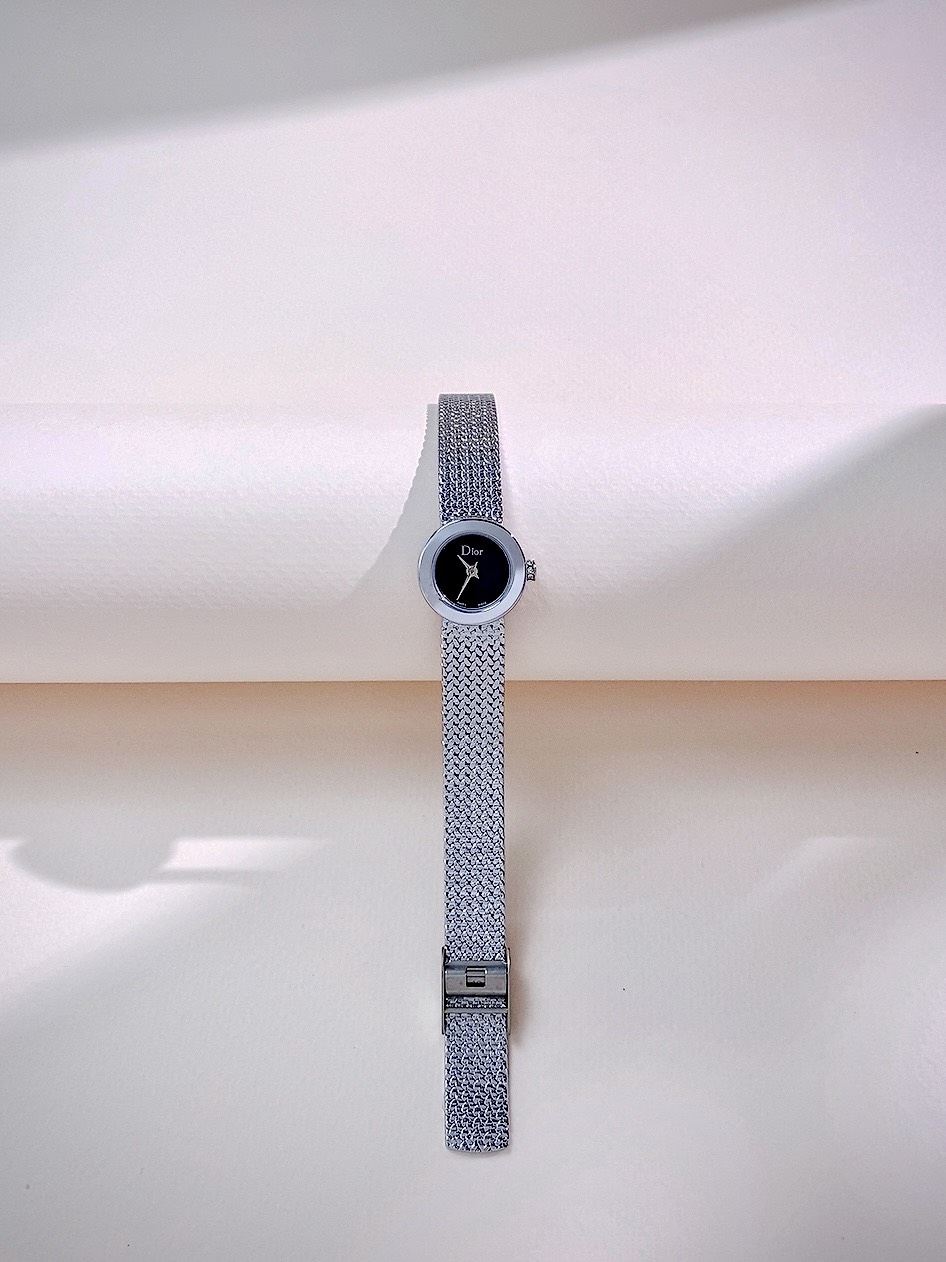Đồng hồ Dior Satine nữ mặt đen dây kim loại Like Auth (5) Đồng hồ Dior Satine nữ mặt đen dây kim loại Like Auth (5)