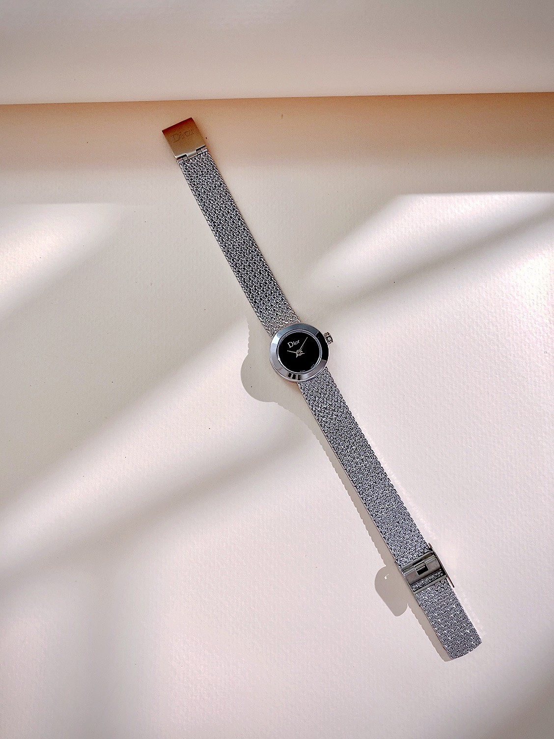 Đồng hồ Dior Satine nữ mặt đen dây kim loại Like Auth (7) Đồng hồ Dior Satine nữ mặt đen dây kim loại Like Auth (5)
