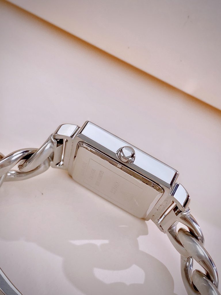 Đồng hồ Guess Chain Bracelet nữ dây kim loại W1030 Like auth (6)