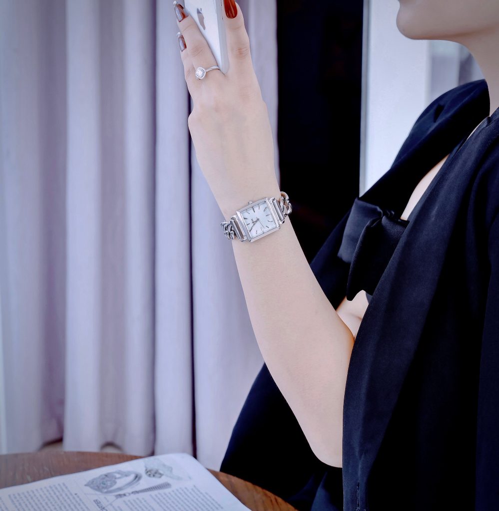 Đồng hồ Guess Chain Bracelet nữ dây kim loại W1030 Like auth (6)