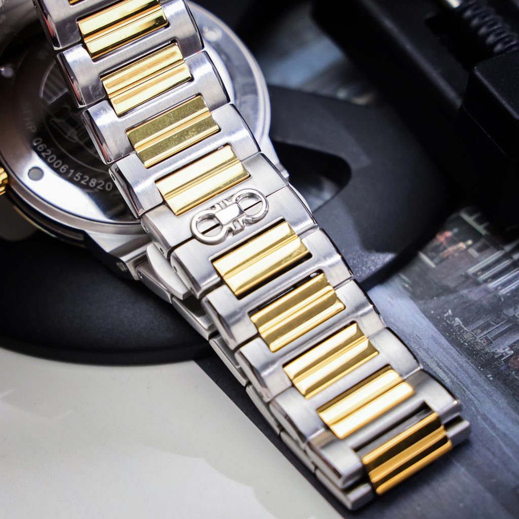 Bảo Hành 12 Tháng Lỗi 1 Đổi 1 Trong 7 Ngày Hỗ Trợ Bảo Hành Sản Phẩm Trọn Đời Miễn Phí Giao Hàng Toàn Quốc Nhận Hàng Kiểm Tra Trước Khi Thanh Toán Thông số – Đồng hồ Salvatore Ferragamo GANCINI Đường kính : 41mm Dây Đeo : Dây kim loại Bộ máy : Quartz Thụy Sĩ Mặt kính : Sapphire chống xướcChức năng :Giờ – Phút – Ngày Chronograph Chống Nước: 5ATM