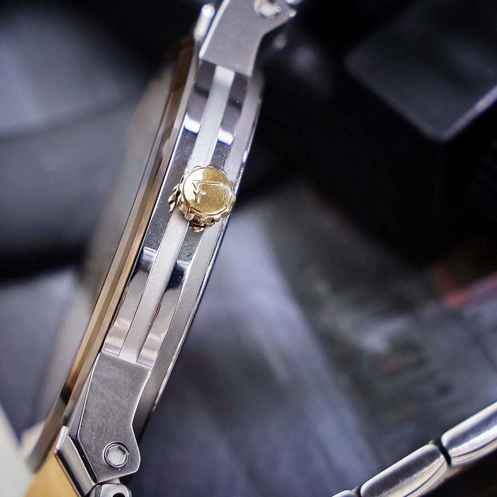 Bảo Hành 12 Tháng Lỗi 1 Đổi 1 Trong 7 Ngày Hỗ Trợ Bảo Hành Sản Phẩm Trọn Đời Miễn Phí Giao Hàng Toàn Quốc Nhận Hàng Kiểm Tra Trước Khi Thanh Toán Thông số – Đồng hồ Salvatore Ferragamo GANCINI Đường kính : 41mm Dây Đeo : Dây kim loại Bộ máy : Quartz Thụy Sĩ Mặt kính : Sapphire chống xướcChức năng :Giờ – Phút – Ngày Chronograph Chống Nước: 5ATM