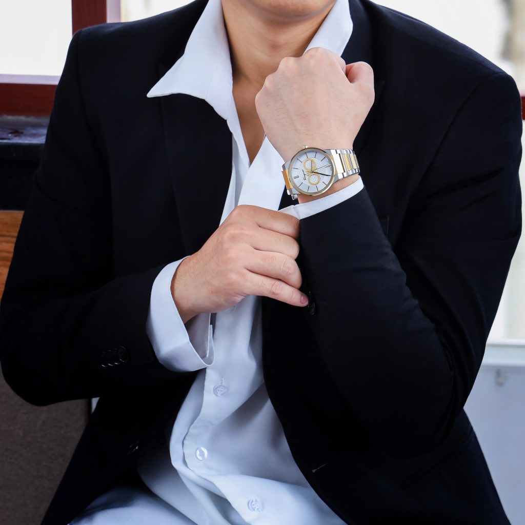 Bảo Hành 12 Tháng Lỗi 1 Đổi 1 Trong 7 Ngày Hỗ Trợ Bảo Hành Sản Phẩm Trọn Đời Miễn Phí Giao Hàng Toàn Quốc Nhận Hàng Kiểm Tra Trước Khi Thanh Toán Thông số – Đồng hồ Salvatore Ferragamo GANCINI Đường kính : 41mm Dây Đeo : Dây kim loại Bộ máy : Quartz Thụy Sĩ Mặt kính : Sapphire chống xướcChức năng :Giờ – Phút – Ngày Chronograph Chống Nước: 5ATM