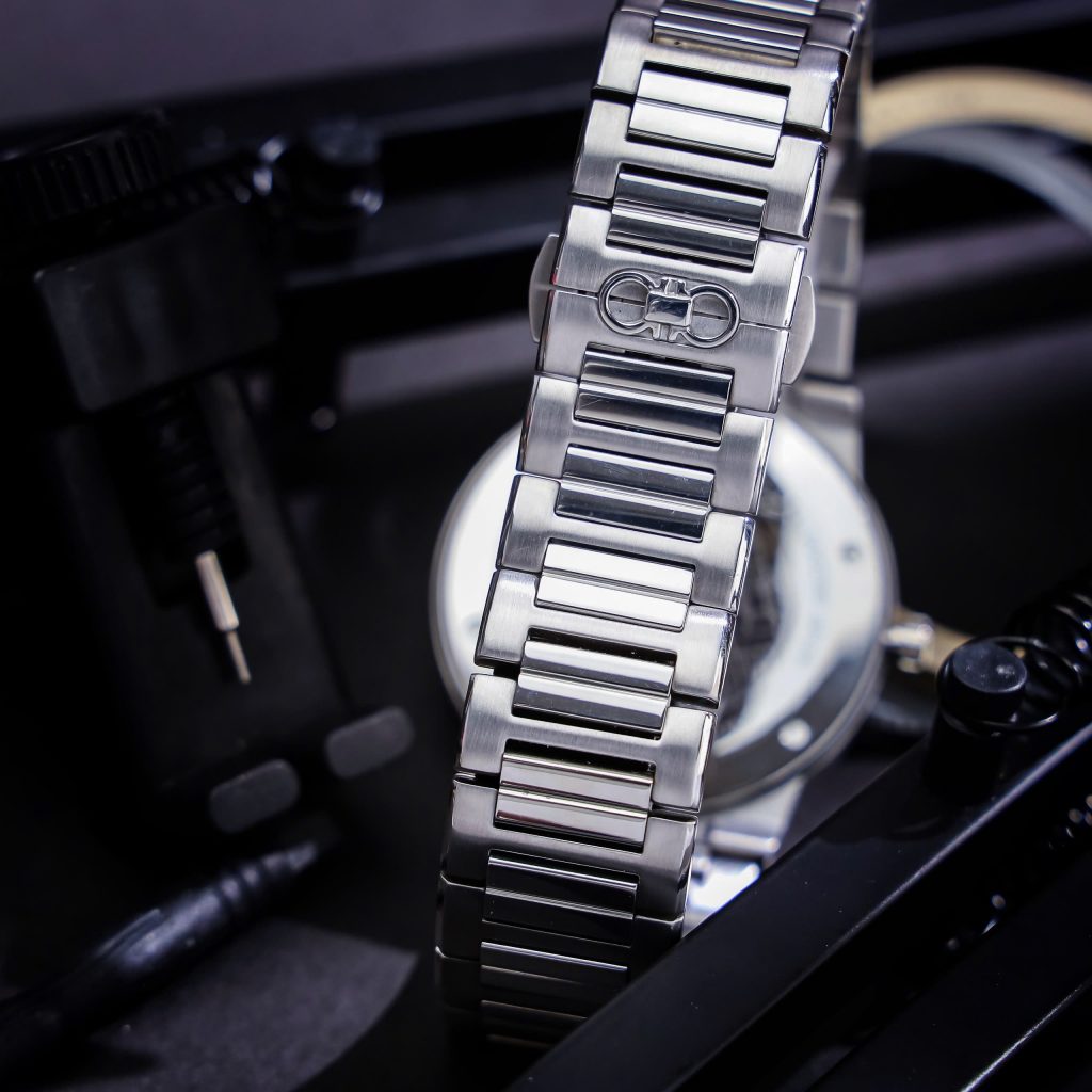 Đồng hồ Salavatore Ferragamo Gancini Contemporary SFHP00620 nam dây kim loại like auth  (4)