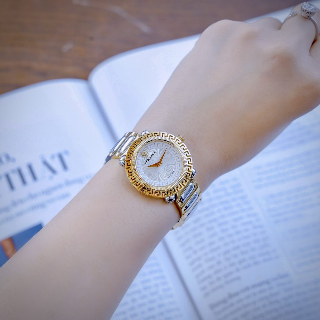 Đồng hồ Versace Greca twist nữ dây kim loại demi gold fake 11  (1)