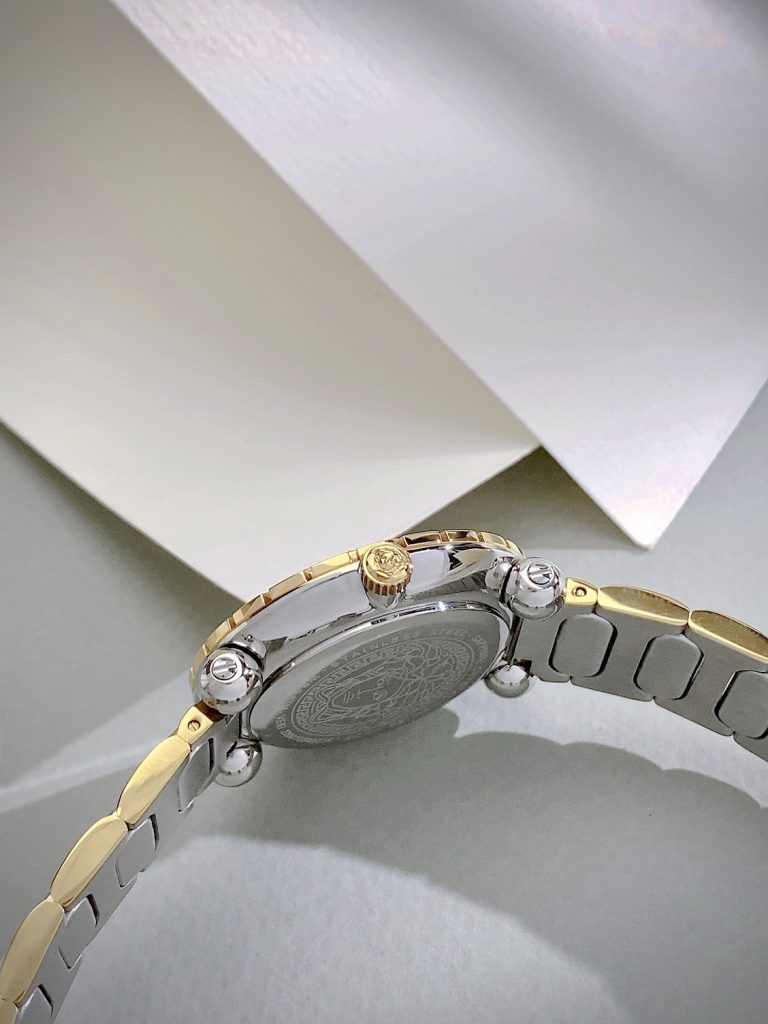 Đồng hồ Versace Greca twist nữ dây kim loại demi gold fake 11  (1)