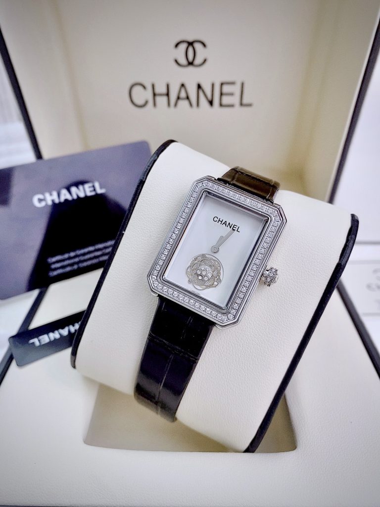 Đồng hồ nữ Chanel boy's friend dây da đính đá siêu cấp 28x32mm (1)