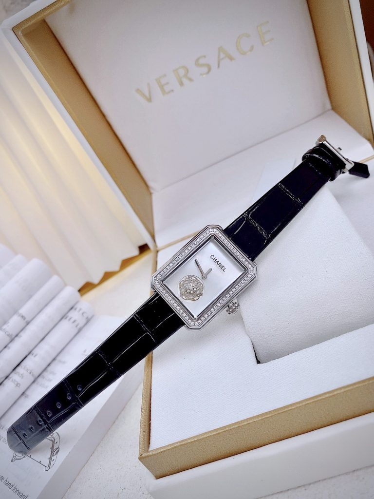 Đồng hồ nữ Chanel boy's friend dây da đính đá siêu cấp 28x32mm (1)