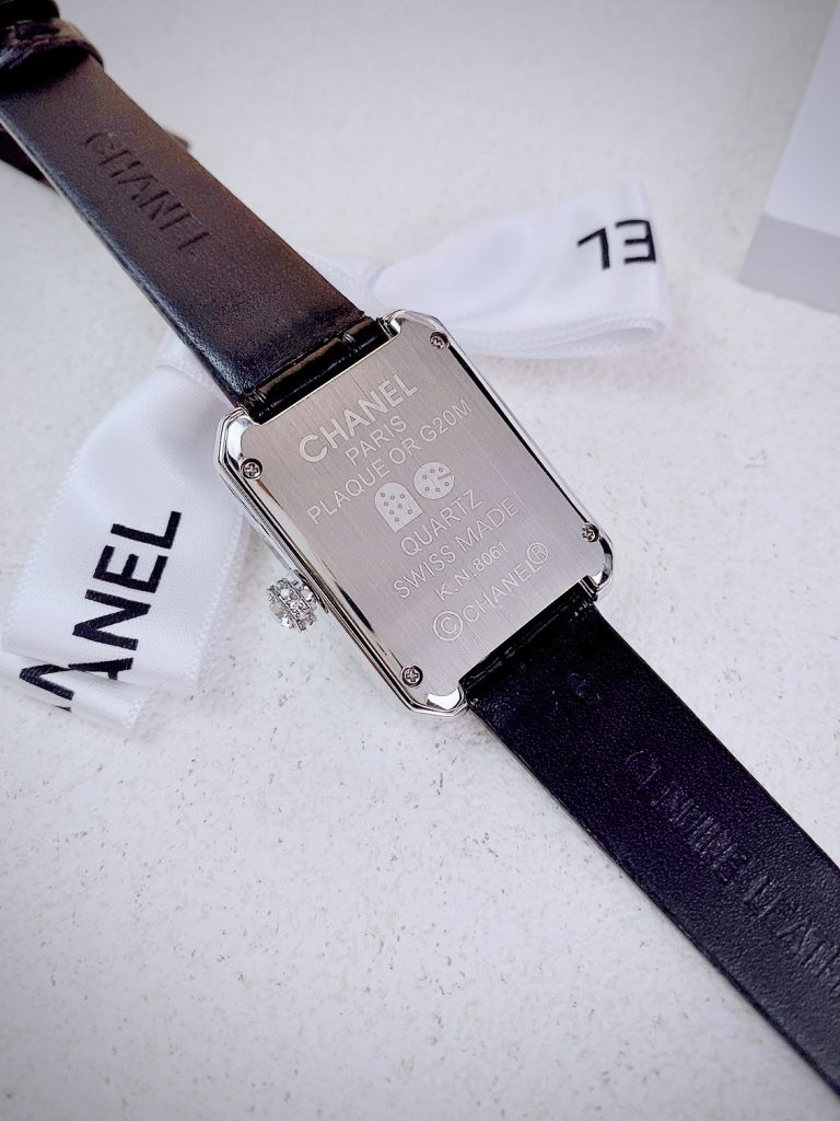 Đồng hồ nữ Chanel boy's friend dây da đính đá siêu cấp 28x32mm (1)