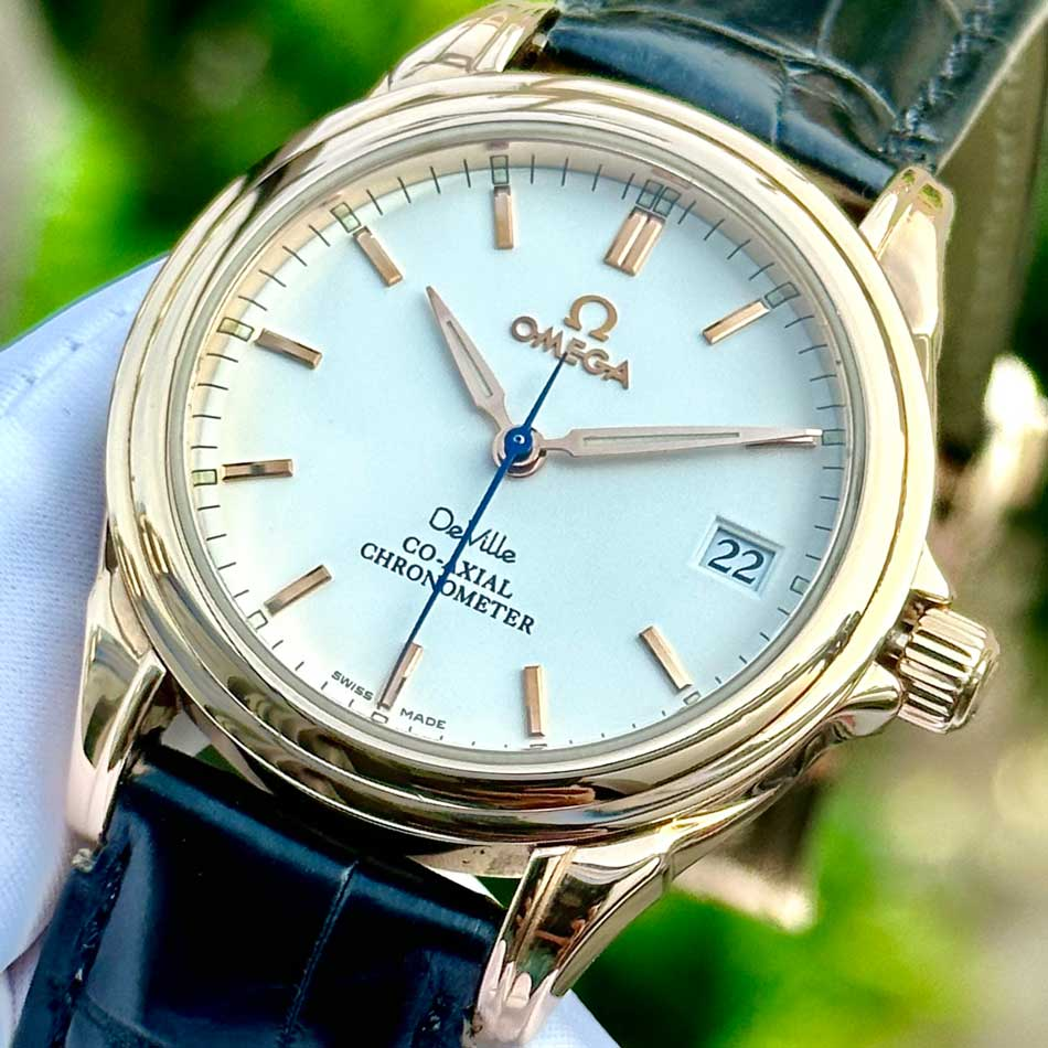 Bí Mật Đằng Sau Đồng Hồ Replica Giống Hệt Bản Gốc