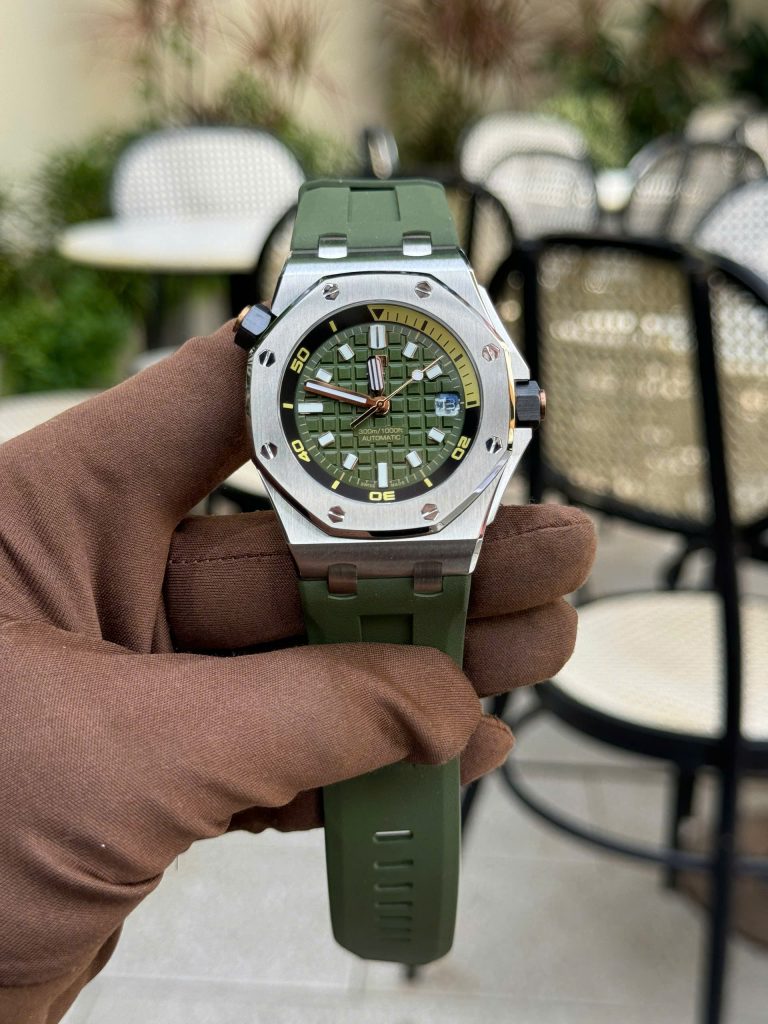 Đồng hồ Audemars Piguet Royal Oak 15720ST màu xanh lá cây IP Factory 42mm (1)