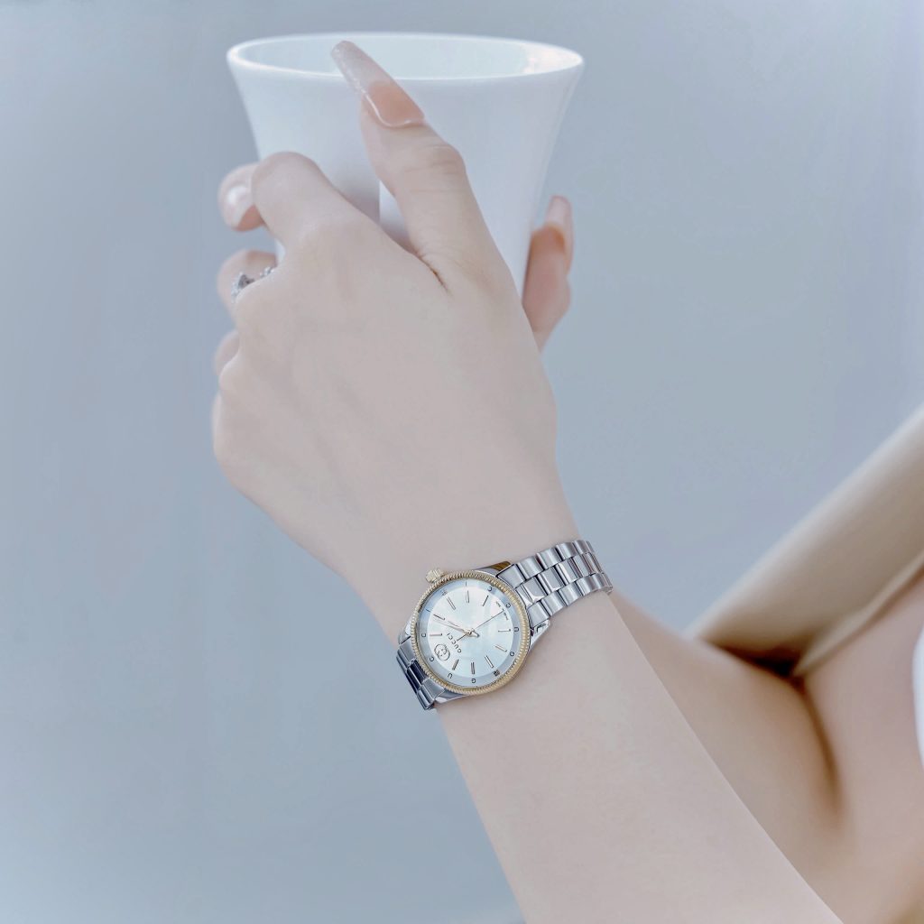 Đồng hồ Gucci nữ dây kim loại mặt trắng demi Like Auth 29mm