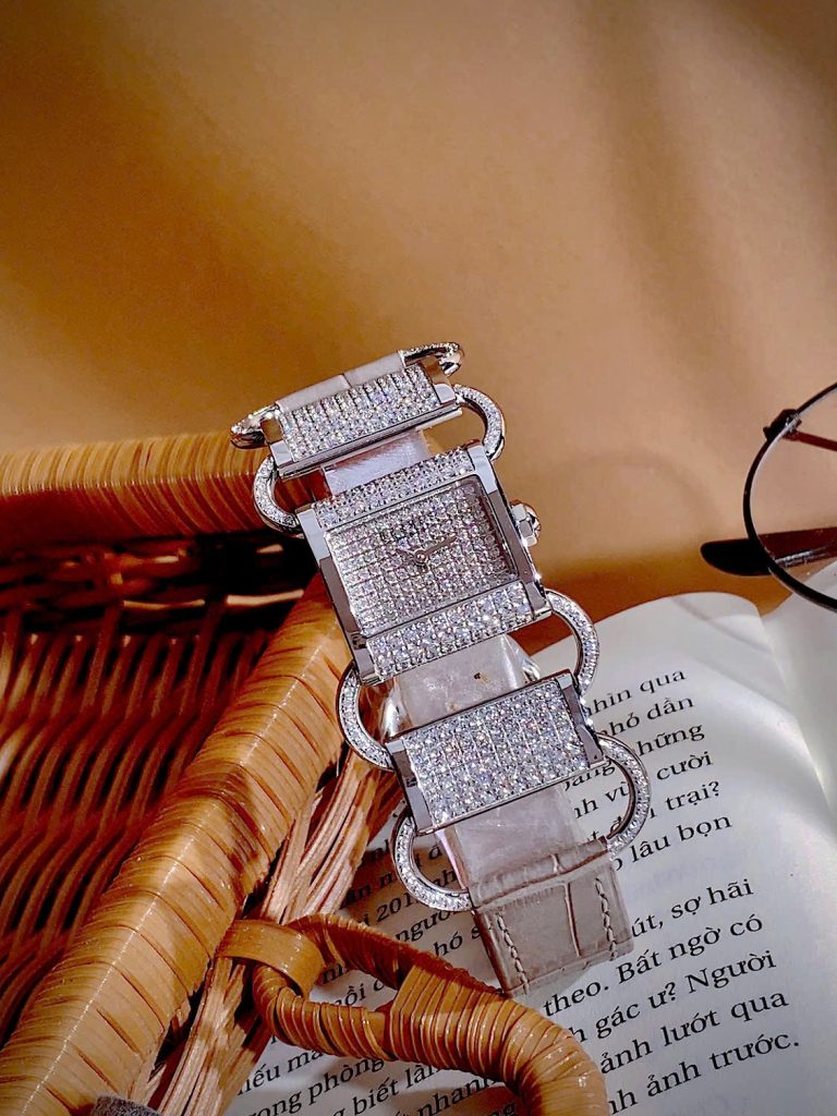 Đồng hồ HERMÈS Klikti nữ thép trắng dây da xám đính full đá 22x21mm (1)