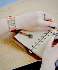 Đồng hồ HERMÈS Klikti nữ vàng gold dây da đỏ đính full đá 22x21mm (7)