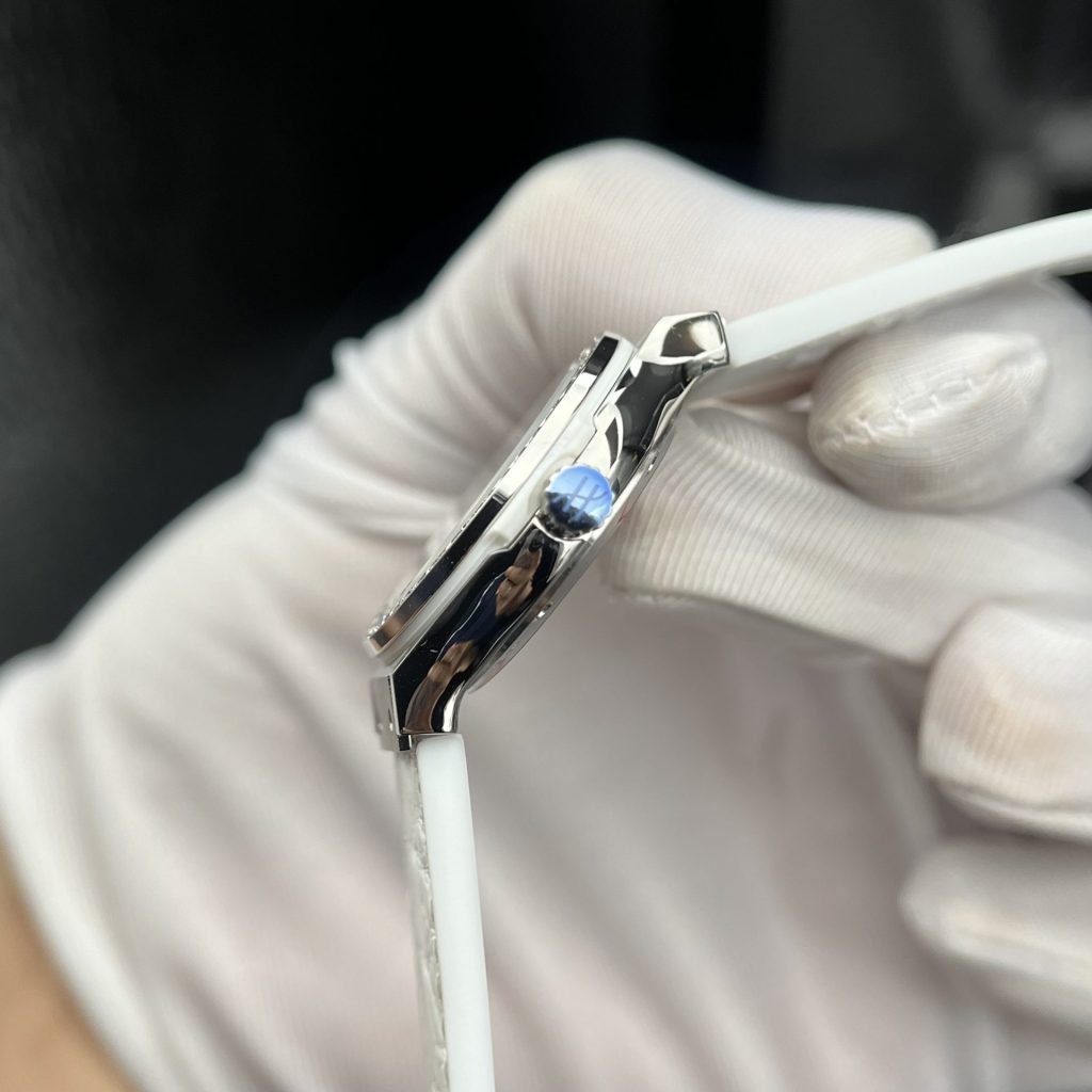 Đồng hồ Hublot nữ đính đá dây cao su màu trắng mặt xà cừ 33mm (1)