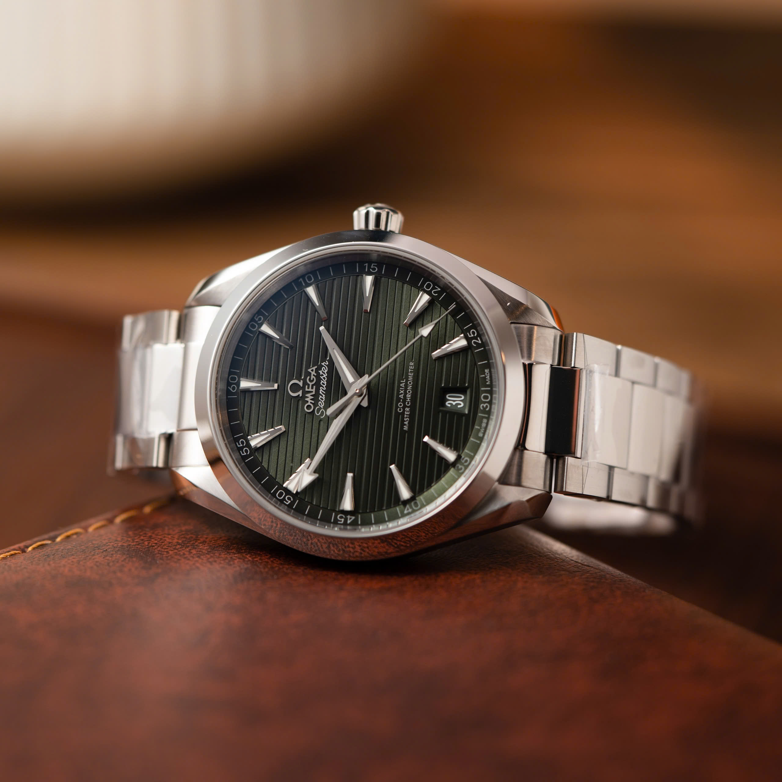 Đồng hồ Omega Seamaster Aqua Terra 150M Replica 11 nam mặt xanh lá cây 41mm (10) Đồng hồ Omega Seamaster Aqua Terra 150M Replica 11 nam mặt xanh lá cây 41mm (2)