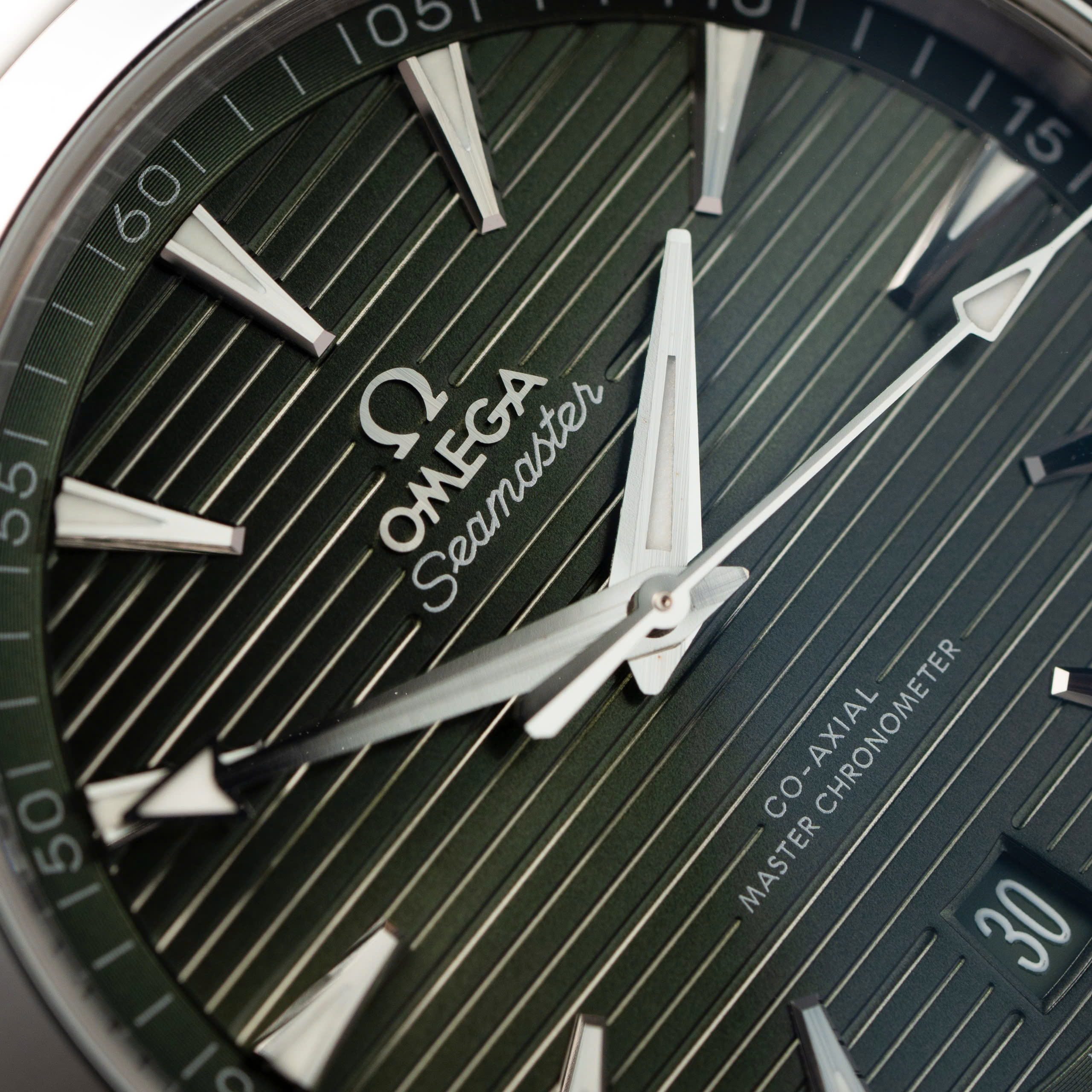 Đồng hồ Omega Seamaster Aqua Terra 150M Replica 11 nam mặt xanh lá cây 41mm (8) Đồng hồ Omega Seamaster Aqua Terra 150M Replica 11 nam mặt xanh lá cây 41mm (2)