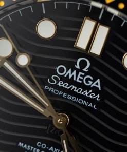 Đồng hồ Omega Seamaster Diver 300m demi vàng mặt đen Rep 11 cao cấp VSF 42mm (2)