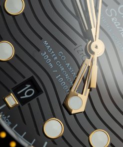 Đồng hồ Omega Seamaster Diver 300m demi vàng mặt đen Rep 11 cao cấp VSF 42mm (2)