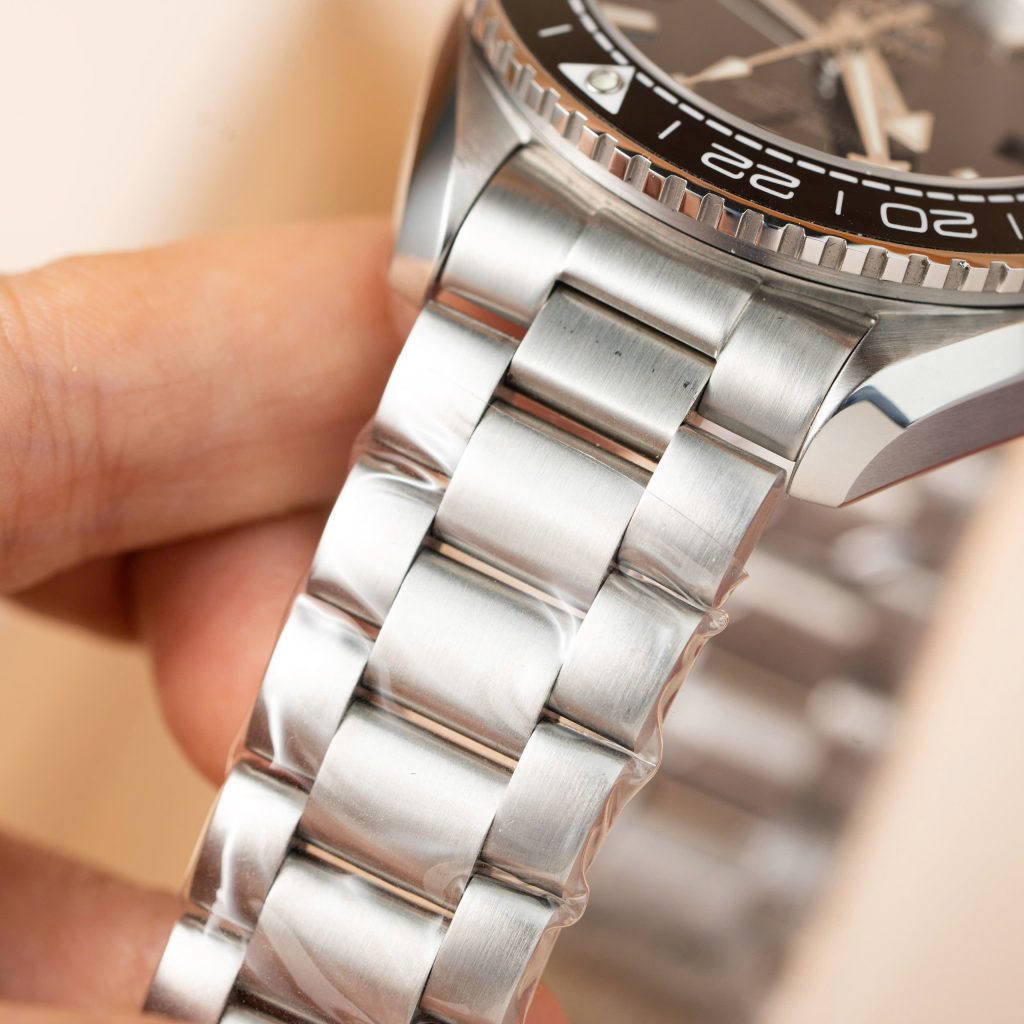 Đồng hồ Omega Seamaster Planet Ocean 600m GMT nam dây kim loại Rep 11 cao cấp 43 (2)