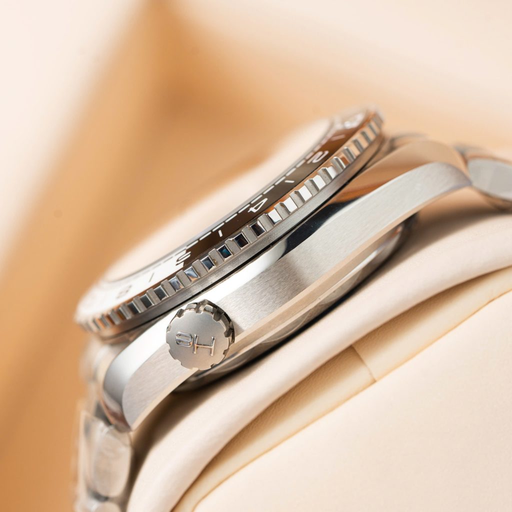 Đồng hồ Omega Seamaster Planet Ocean 600m GMT nam dây kim loại Rep 11 cao cấp 43 (2)