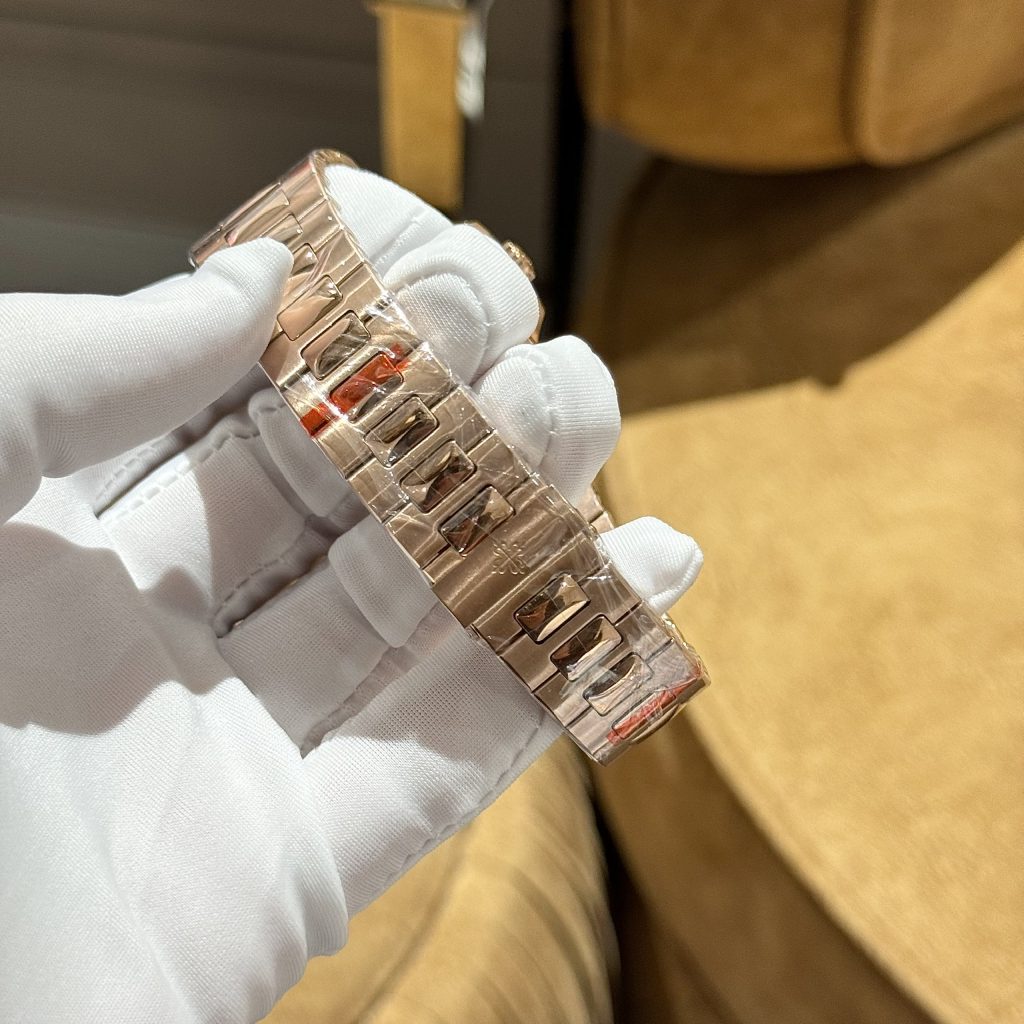 Đồng hồ Patek Philippe Nautilus 5724 đính đá máy cơ Thụy Sỹ GRF 40mm (6)