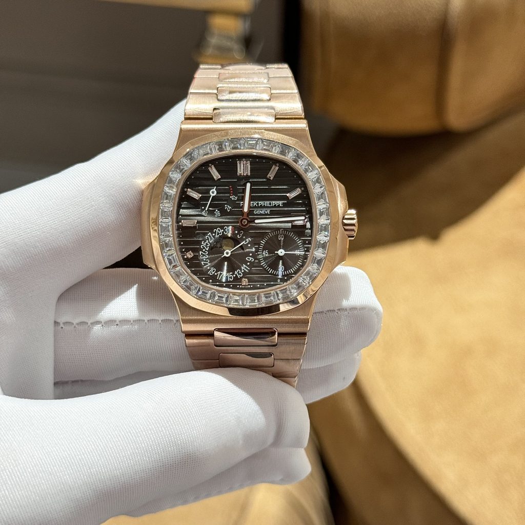 Đồng hồ Patek Philippe Nautilus 5724 đính đá máy cơ Thụy Sỹ GRF 40mm (6)