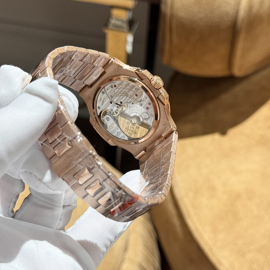 Đồng hồ Patek Philippe Nautilus 5724 đính đá máy cơ Thụy Sỹ GRF 40mm (6)