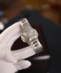 Đồng hồ Patek Philippe Nautilus 7118 Rep 11 dây kim loại máy Pin 32mm