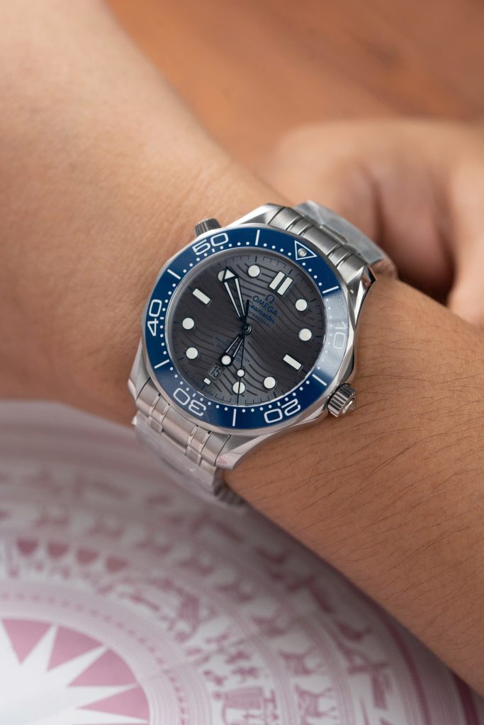 Đồng hồ Rep 11 Omega Seamaster Diver 300m mặt xám máy cơ Automatic 42mm (2)