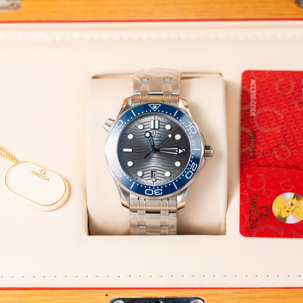 Đồng hồ Rep 11 Omega Seamaster Diver 300m mặt xám máy cơ Automatic 42mm (2)