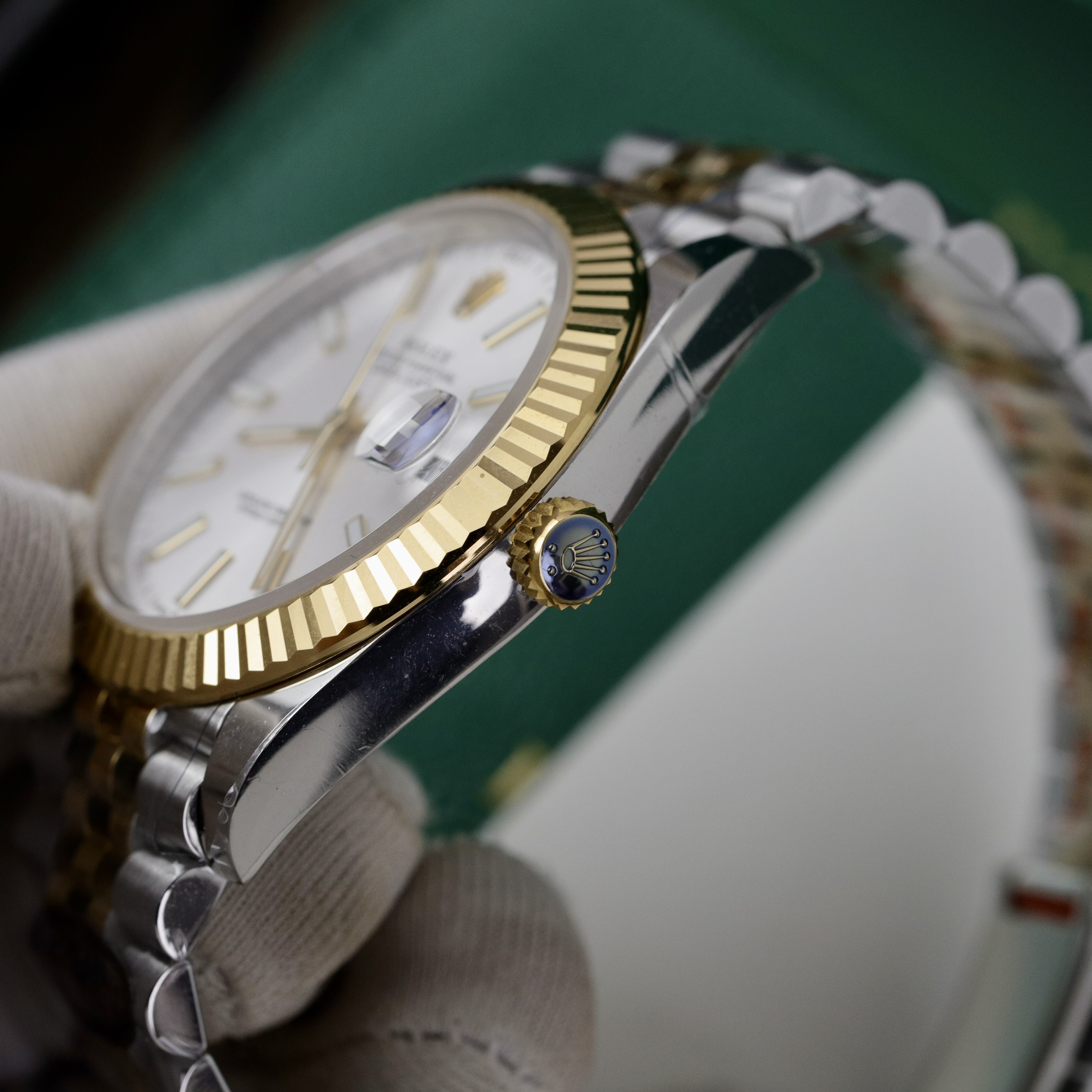 Đồng hồ Rolex Date Just 3235 Clean giá rẻ cọc số dạ quang Fake cao cấp 41mm (5) Đồng hồ Rolex Date Just 3235 Clean giá rẻ cọc số dạ quang Fake cao cấp 41mm (7)