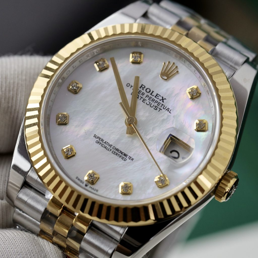 Đồng hồ Rolex Date Just 3235 Clean giá rẻ mặt xà cừ Fake cao cấp 41mm (9)