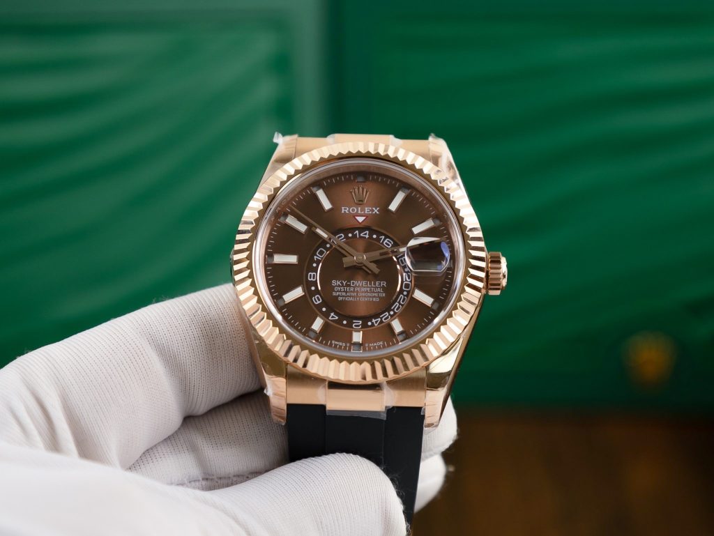 Đồng hồ Rolex chế tác Sky Dweller mặt số Chocolate dây cao su 42mm (1)
